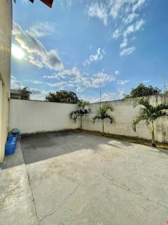 Casa de Condomínio Para Vender com 3 quartos sendo 3 suítes no bairro Sim em Feira De Santana