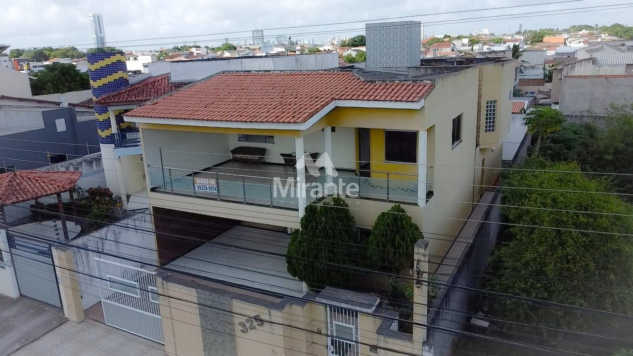 Casa Para Vender com 4 quartos sendo 2 suítes no bairro Cidade Nova em Feira De Santana