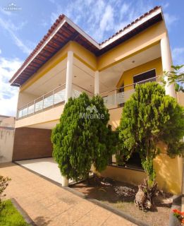 Casa Para Vender com 4 quartos sendo 2 suítes no bairro Cidade Nova em Feira De Santana