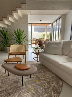 Casa de Condomínio Para Vender com 4 quartos sendo 4 suítes no bairro Papagaio em Feira De Santana