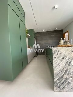 Casa de Condomínio Para Vender com 4 quartos sendo 4 suítes no bairro Papagaio em Feira De Santana