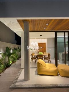 Casa de Condomínio Para Vender com 4 quartos sendo 4 suítes no bairro Papagaio em Feira De Santana