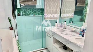 Casa de Condomínio Para Vender com 4 quartos sendo 3 suítes no bairro Sim em Feira De Santana