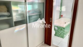 Casa de Condomínio Para Vender com 4 quartos sendo 3 suítes no bairro Sim em Feira De Santana