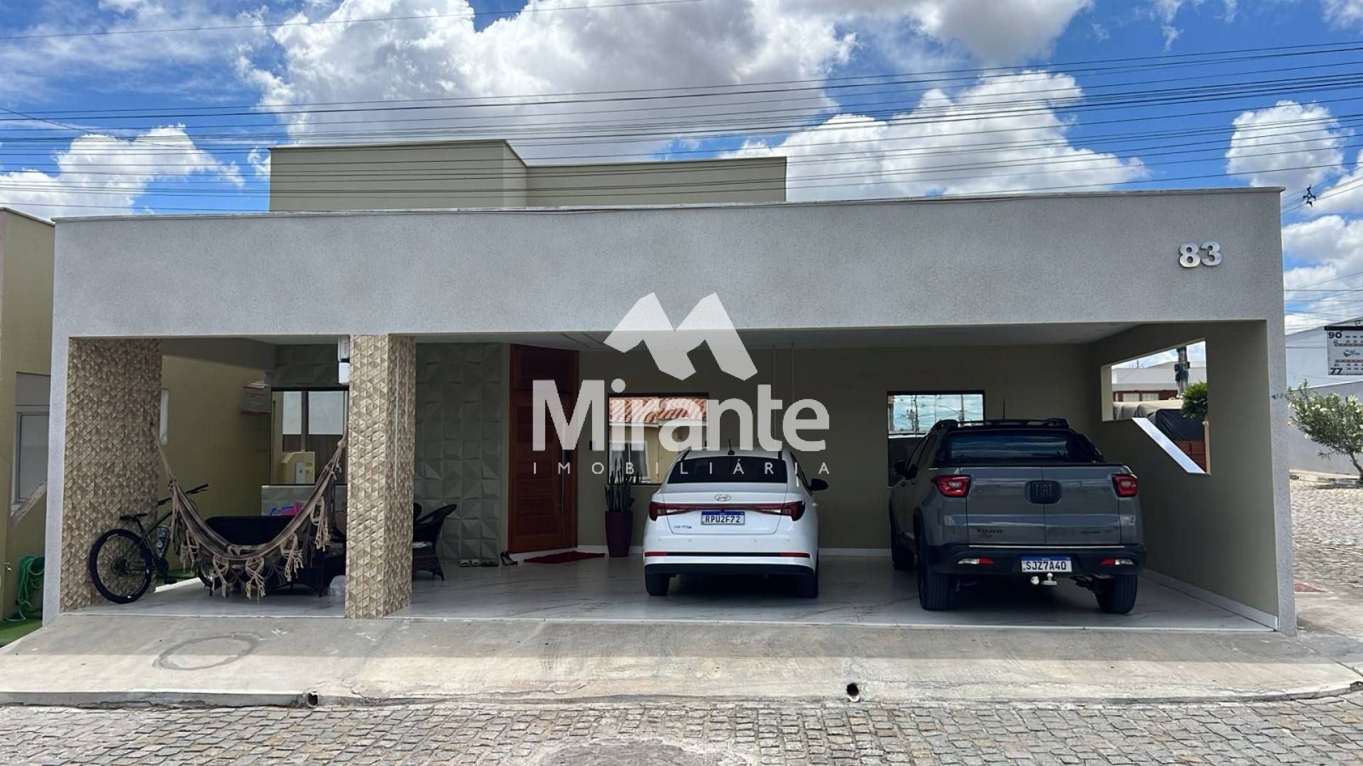 Casa de Condomínio Para Vender com 3 quartos sendo 2 suítes no bairro Papagaio em Feira De Santana