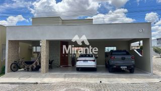 Casa de Condomínio Para Vender com 3 quartos sendo 2 suítes no bairro Papagaio em Feira De Santana