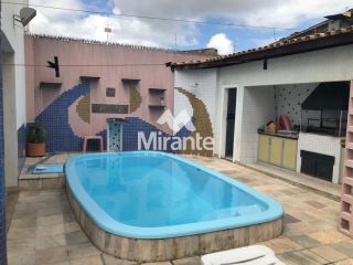 Casa Para Vender com 4 quartos sendo 4 suítes no bairro Capuchinhos em Feira De Santana