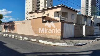 Casa Para Vender com 4 quartos sendo 3 suítes no bairro Santa Mônica em Feira De Santana
