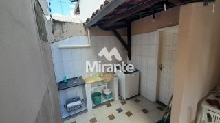Casa Para Vender com 4 quartos sendo 3 suítes no bairro Santa Mônica em Feira De Santana