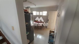 Casa Para Vender com 4 quartos sendo 3 suítes no bairro Santa Mônica em Feira De Santana