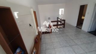 Casa Para Vender com 4 quartos sendo 3 suítes no bairro Santa Mônica em Feira De Santana