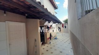 Casa Para Vender com 4 quartos sendo 3 suítes no bairro Santa Mônica em Feira De Santana