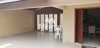 Casa Para Vender com 4 quartos sendo 3 suítes no bairro Santa Mônica em Feira De Santana