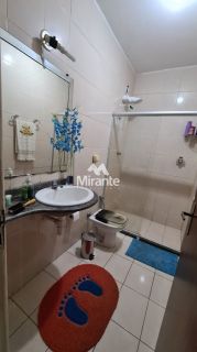 Casa Para Vender com 4 quartos sendo 2 suítes no bairro Capuchinhos em Feira De Santana