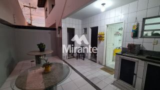 Casa Para Vender com 4 quartos sendo 2 suítes no bairro Capuchinhos em Feira De Santana