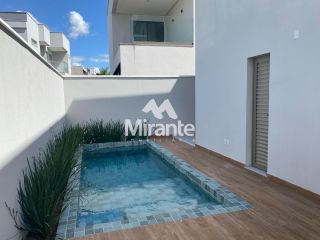 Casa Para Vender com 4 quartos sendo 3 suítes no bairro Papagaio em Feira De Santana