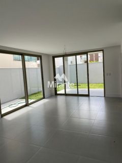 Casa Para Vender com 4 quartos sendo 3 suítes no bairro Papagaio em Feira De Santana