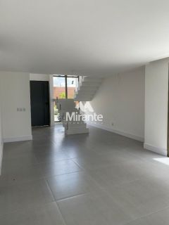 Casa Para Vender com 4 quartos sendo 3 suítes no bairro Papagaio em Feira De Santana