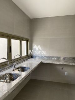 Casa Para Vender com 4 quartos sendo 3 suítes no bairro Papagaio em Feira De Santana