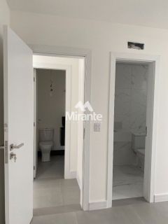 Casa Para Vender com 4 quartos sendo 3 suítes no bairro Papagaio em Feira De Santana