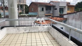 Casa de Condomínio Para Vender com 3 quartos sendo 3 suítes no bairro Santa Mônica em Feira De Santana