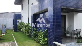 Casa de Condomínio Para Vender com 3 quartos sendo 3 suítes no bairro Santa Mônica em Feira De Santana