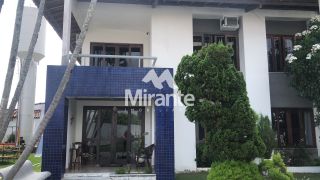 Casa de Condomínio Para Vender com 3 quartos sendo 3 suítes no bairro Santa Mônica em Feira De Santana