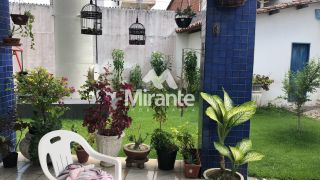 Casa de Condomínio Para Vender com 3 quartos sendo 3 suítes no bairro Santa Mônica em Feira De Santana