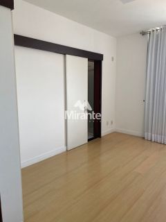 Apartamento Para Vender com 4 quartos 4 suítes no bairro Capuchinhos em Feira De Santana