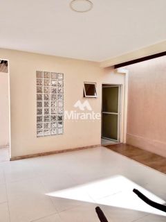 Casa de Condomínio Para Vender com 3 quartos sendo 3 suítes no bairro Pedra do Descanso em Feira De Santana