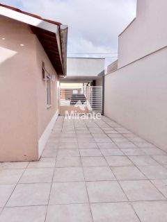 Casa de Condomínio Para Vender com 3 quartos sendo 3 suítes no bairro Pedra do Descanso em Feira De Santana