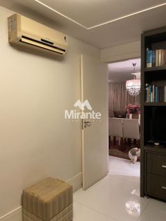 Apartamento Para Vender com 3 quartos sendo 3 suítes no bairro Santa Mônica em Feira De Santana