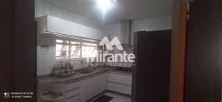 Casa de Condomínio Para Vender com 3 quartos sendo 1 suítes no bairro Capuchinhos em Feira De Santana