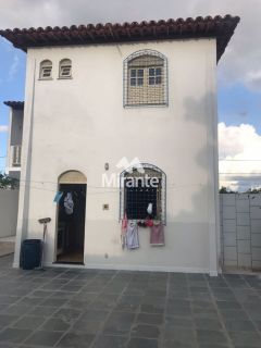 Casa Para Vender com 3 quartos no bairro Santa Mônica em Feira De Santana