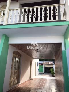 Casa Para Vender com 3 quartos no bairro Santa Mônica em Feira De Santana