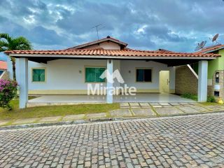 Casa de Condomínio Para Vender com 4 quartos sendo 2 suítes no bairro Pedra do Descanso em Feira De Santana