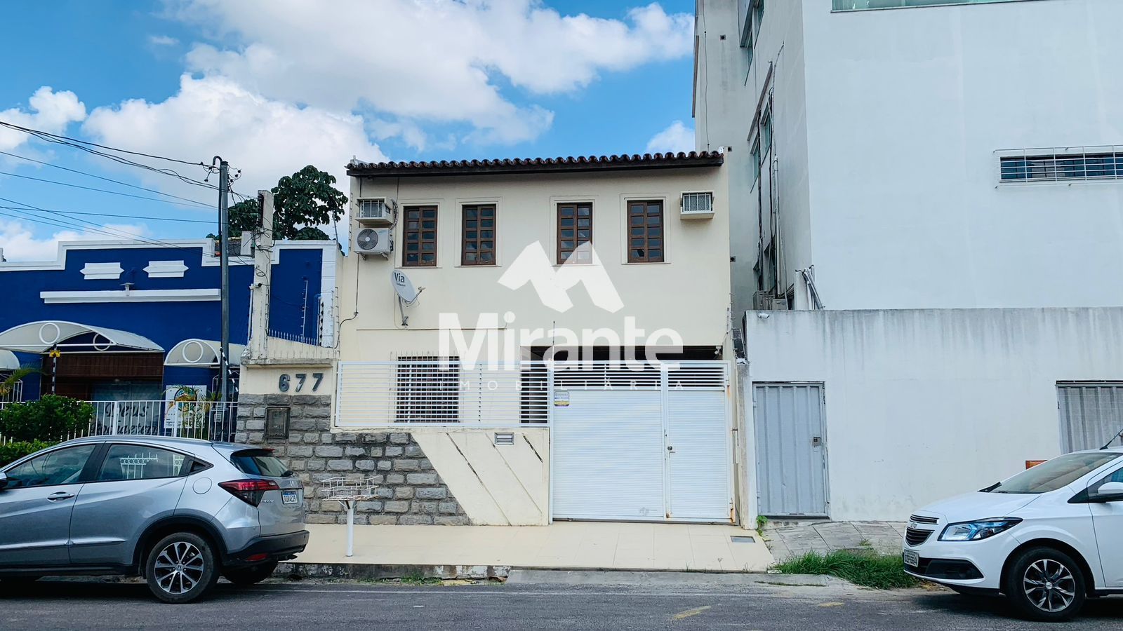 Casa Para Vender com 4 quartos sendo 2 suítes no bairro Ponto Central em Feira De Santana