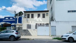 Casa Para Vender com 4 quartos sendo 2 suítes no bairro Ponto Central em Feira De Santana