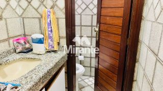 Casa Para Vender com 4 quartos sendo 2 suítes no bairro Ponto Central em Feira De Santana