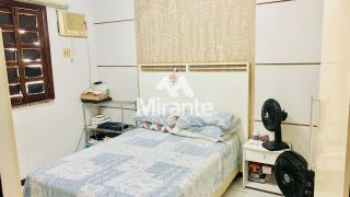 Casa Para Vender com 4 quartos sendo 2 suítes no bairro Ponto Central em Feira De Santana