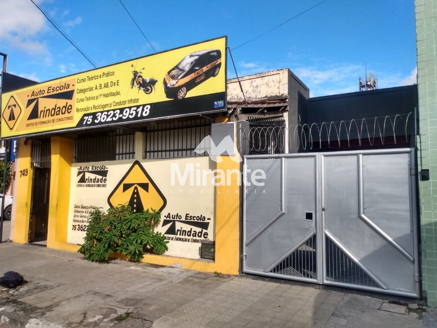 Casa Para Vender no bairro Centro em Feira De Santana