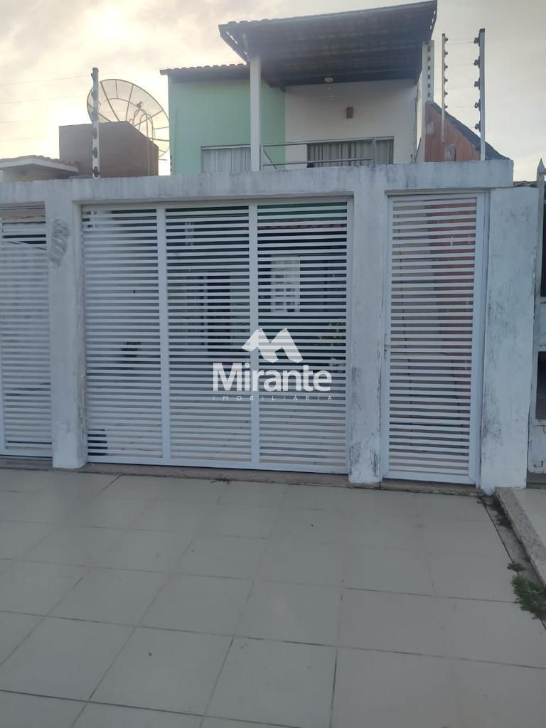 Casa Para Vender com 5 quartos sendo 3 suítes no bairro Brasília em Feira De Santana