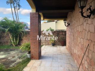 Casa Para Vender com 4 quartos no bairro Santa Mônica em Feira De Santana