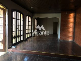 Casa Para Vender com 4 quartos no bairro Santa Mônica em Feira De Santana