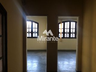 Casa Para Vender com 4 quartos no bairro Santa Mônica em Feira De Santana