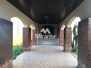 Casa Para Vender com 4 quartos no bairro Santa Mônica em Feira De Santana