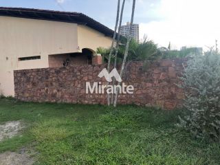 Casa Para Vender com 4 quartos no bairro Santa Mônica em Feira De Santana