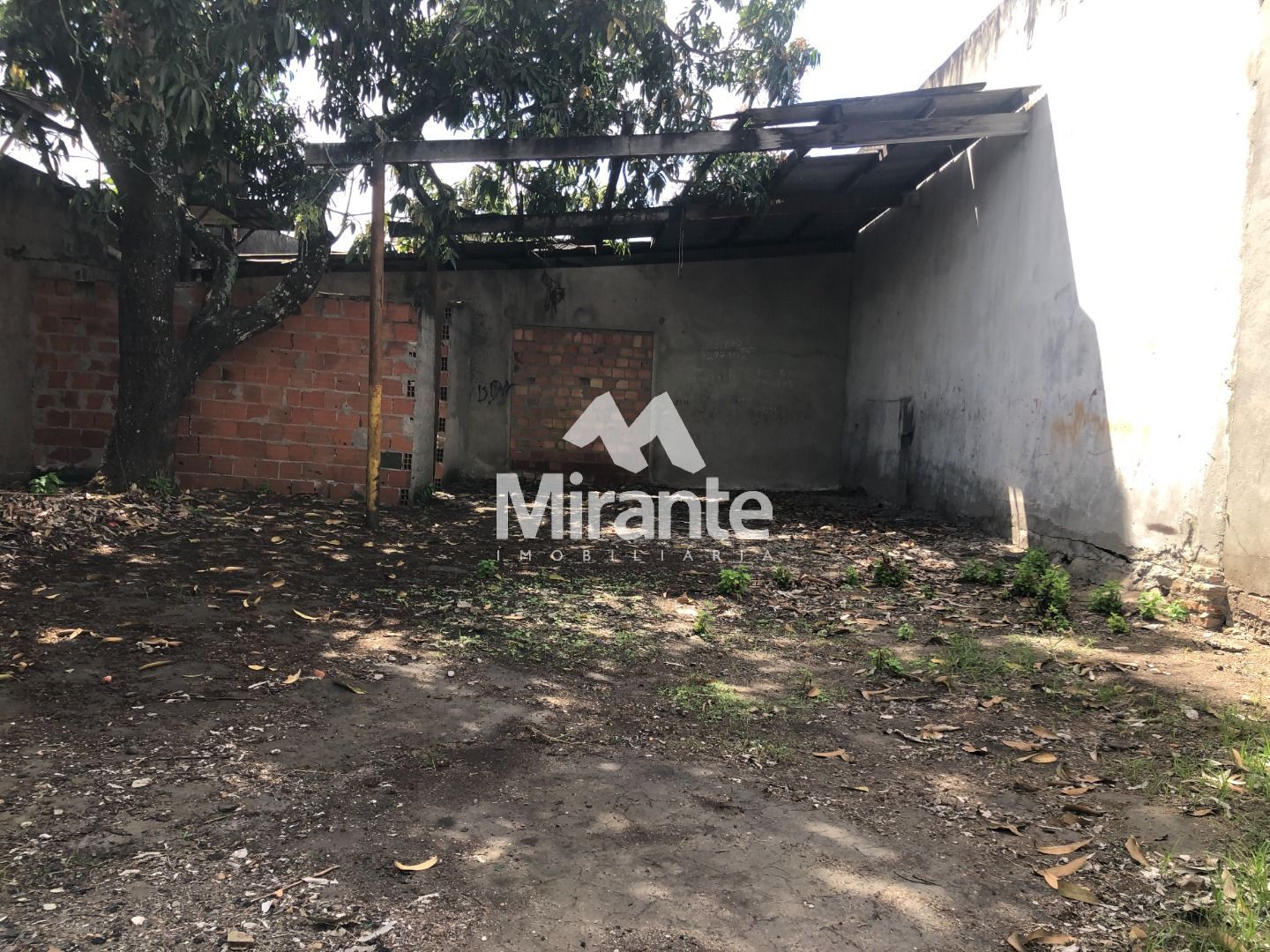 Galpão / Depósito / Armazém Para Vender no bairro Pedra do Descanso em Feira De Santana