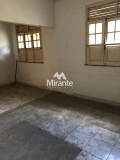 Casa Para Vender com 5 quartos no bairro Centro em Feira De Santana