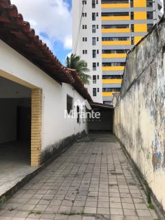 Casa Para Vender com 5 quartos no bairro Centro em Feira De Santana